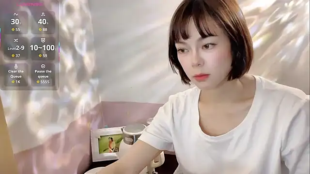 Linda-LL online show from 10-20-25, 06:04