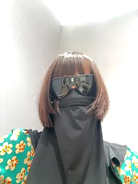 Linda-LL online show from 09-30-25, 05:35