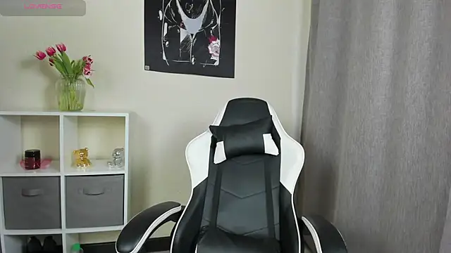 Snapshot of Eva_toy chatting on 03-13-25, 09:21 Eva toy online show from 03-13-25, 09:21