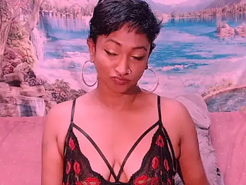 Snapshot of indianspicey chatting on 01-14-25, 07:00 indianspicey online show from 01-14-25, 07:00