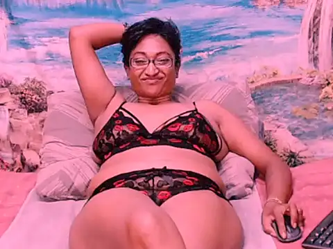 Snapshot of indianspicey chatting on 01-14-25, 10:44 indianspicey online show from 01-14-25, 10:44