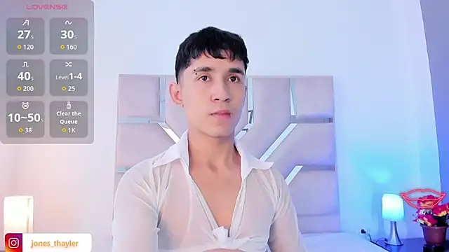 Snapshot of Thayler_jones chatting on 04-16-26, 11:11 Thayler jones online show from 04-16-26, 11:11