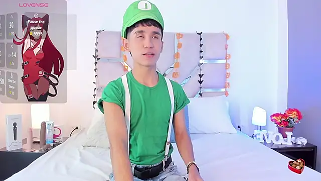 Thayler jones online show from 10-31-25, 11:18