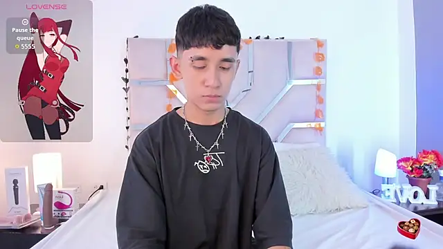 Thayler jones online show from 11-04-25, 08:34