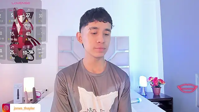 Snapshot of Thayler_jones chatting on 02-02-26, 11:20 Thayler jones online show from 02-02-26, 11:20