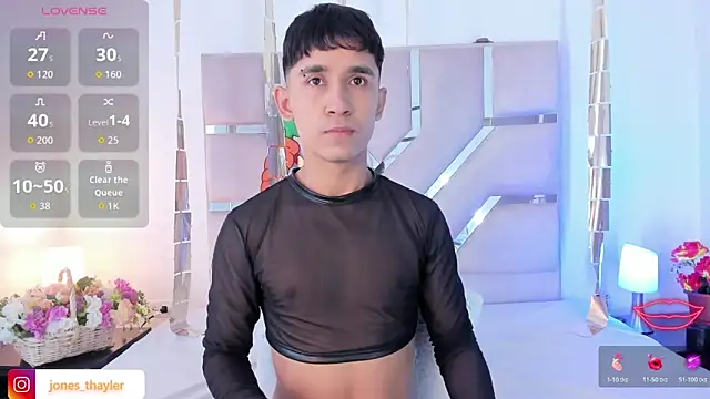 Snapshot of Thayler_jones chatting on 04-06-26, 11:11 Thayler jones online show from 04-06-26, 11:11