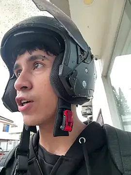 Snapshot of Thayler_jones chatting on 04-15-26, 11:16 Thayler jones online show from 04-15-26, 11:16