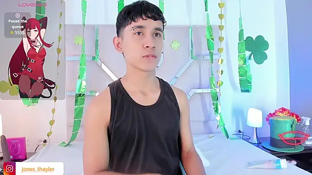 Snapshot of Thayler_jones chatting on 03-03-26, 11:17 Thayler jones online show from 03-03-26, 11:17