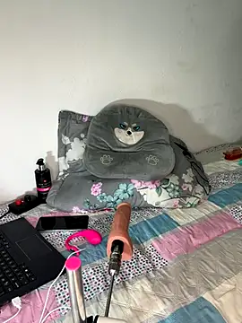 paisitahot1975 online show from 11-17-25, 12:47