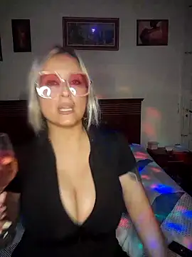 DesireSatler online show from 10-19-25, 03:42