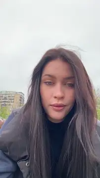 KikiWatson online show from 04-18-26, 07:33