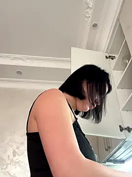 KikiWatson online show from 11-30-25, 08:26