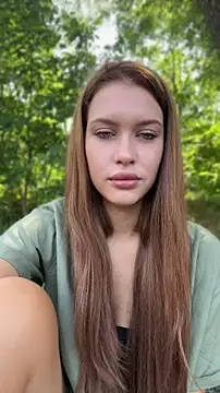 Snapshot of KikiWatson chatting on 06-19-26, 07:14 KikiWatson online show from 06-19-26, 07:14