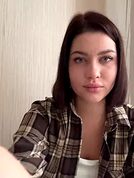 KikiWatson online show from 10-06-25, 06:47