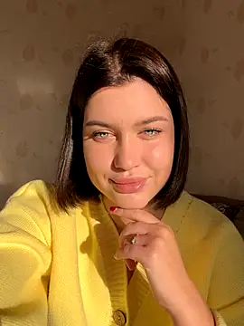 KikiWatson online show from 10-18-25, 01:13