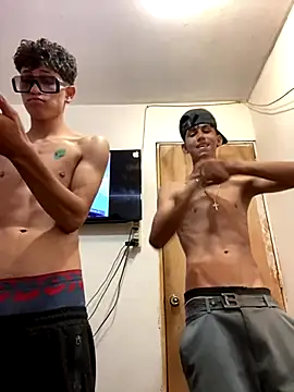 LatinBoysxxx online show from 12-06-24, 01:46