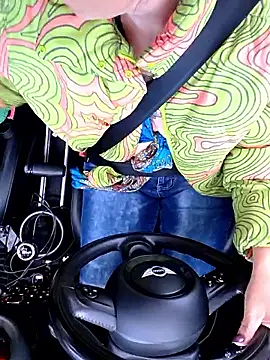 thatonespicychick online show from 12-19-25, 02:41