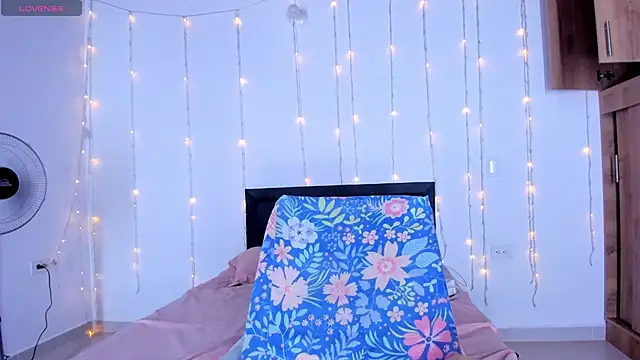 medussa13  online show from 02-28-25, 01:05