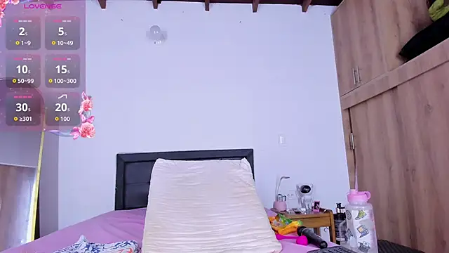 medussa13  online show from 09-18-25, 01:03