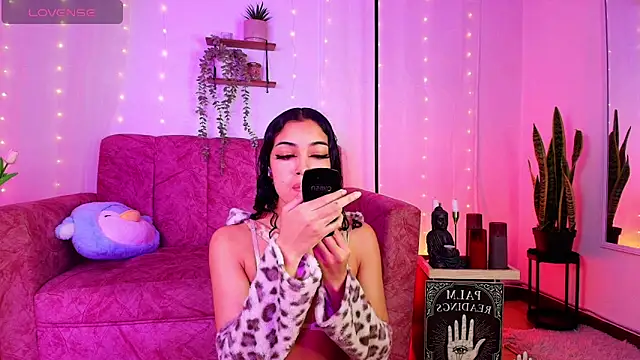 Snapshot of Sara_Jhonson chatting on 05-17-26, 01:38 Sara Jhonson online show from 05-17-26, 01:38