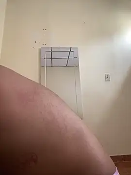 dylanchilii31 online show from 12-01-24, 05:07