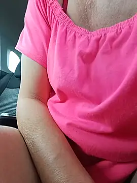 Snapshot of uber_babe chatting on 05-23-26, 10:03 uber babe online show from 05-23-26, 10:03