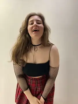 Snapshot of Topvi_ chatting on 04-19-26, 03:13 Topvi online show from 04-19-26, 03:13