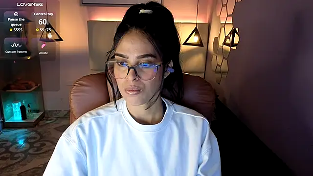 AlessiaVal  online show from 10-02-25, 02:09