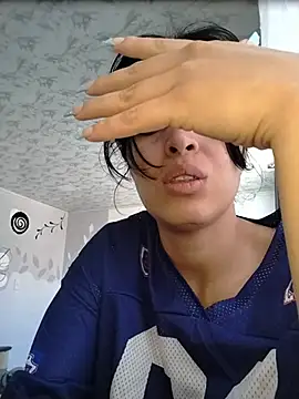 Snapshot of AlessiaVal_ chatting on 05-22-26, 03:32 AlessiaVal online show from 05-22-26, 03:32