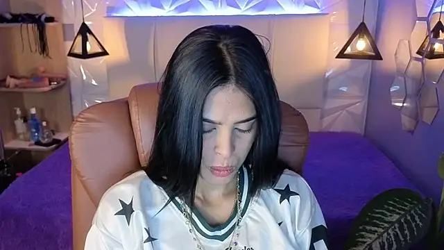 Snapshot of AlessiaVal_ chatting on 12-18-25, 05:28 AlessiaVal online show from 12-18-25, 05:28