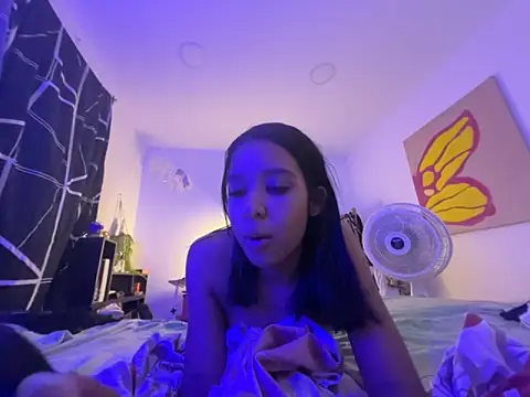 Snapshot of abbyyoungs chatting on 10-18-25, 02:46 abbyyoungs online show from 10-18-25, 02:46