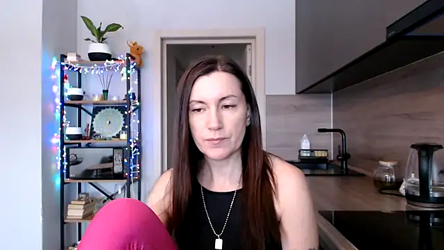 Snapshot of jainesummer chatting on 02-18-25, 10:38 jainesummer online show from 02-18-25, 10:38