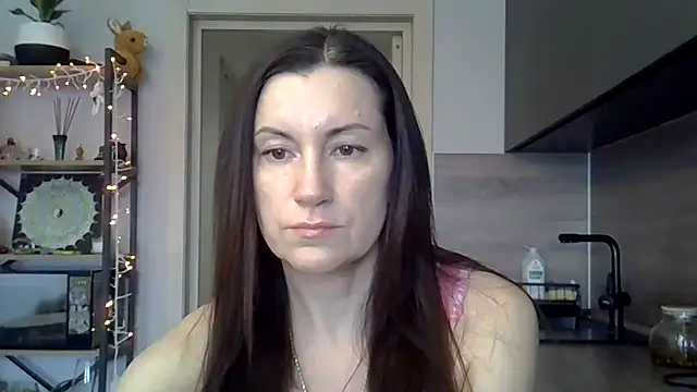 Snapshot of jainesummer chatting on 02-11-25, 10:47 jainesummer online show from 02-11-25, 10:47