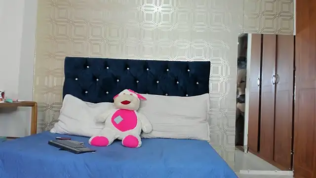 yulianademond66 online show from 02-17-25, 09:21