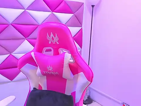 Danny Face online show from 10-29-25, 02:05