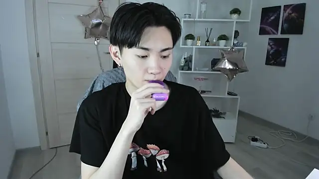 Miram Yu online show from 01-24-25, 03:00