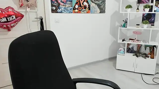 Miram Yu online show from 10-27-25, 05:14