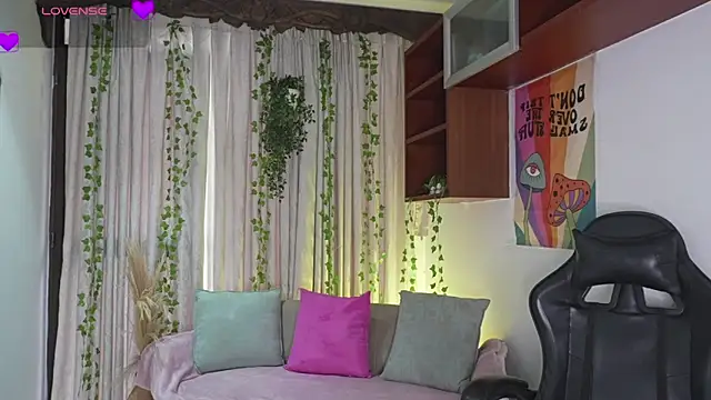 HannaRhodes online show from 02-05-26, 01:51