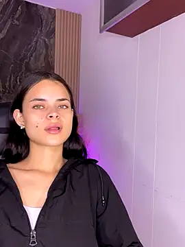 HannaRhodes online show from 10-27-25, 02:07