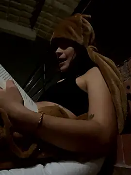 HannaRhodes online show from 01-12-26, 03:13