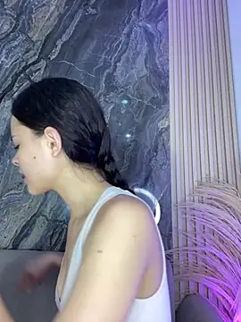 HannaRhodes online show from 09-18-25, 01:25