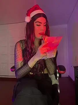 Mia Frank  online show from 12-19-24, 08:55