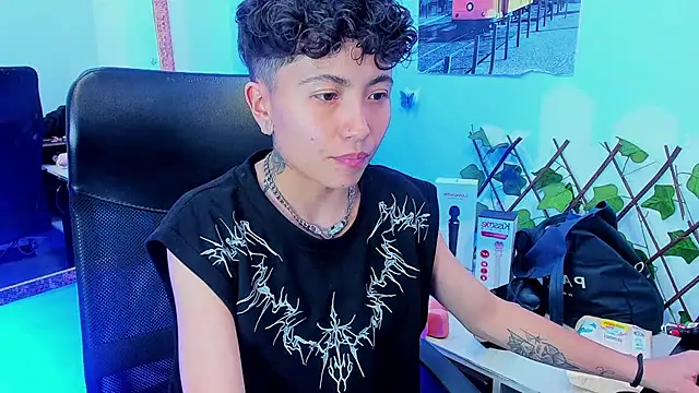 Im Mathias online show from 12-14-25, 01:01