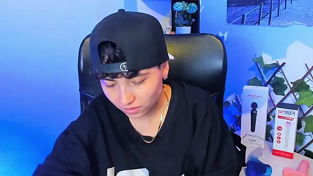 Im Mathias online show from 12-21-25, 03:08