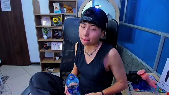 Im Mathias online show from 11-30-25, 12:39