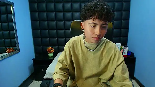 Im Mathias online show from 11-13-25, 02:48