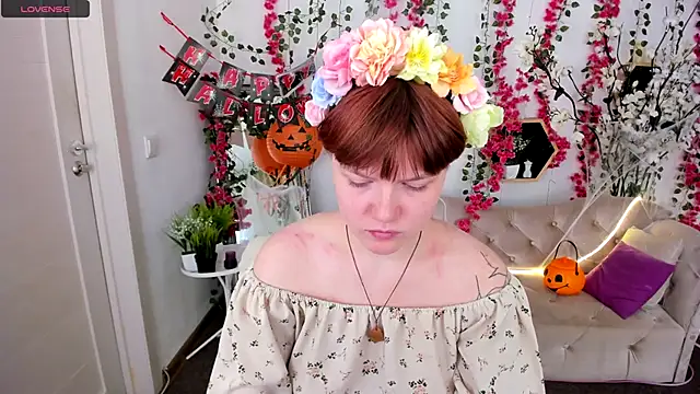 Snapshot of DreamyLuna chatting on 10-24-25, 08:19 DreamyLuna online show from 10-24-25, 08:19