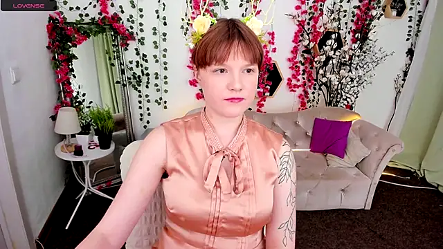 Snapshot of DreamyLuna chatting on 11-20-25, 08:09 DreamyLuna online show from 11-20-25, 08:09