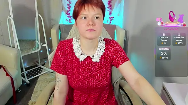 DreamyLuna online show from 10-13-25, 08:32