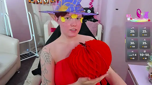 DreamyLuna online show from 10-17-25, 08:54